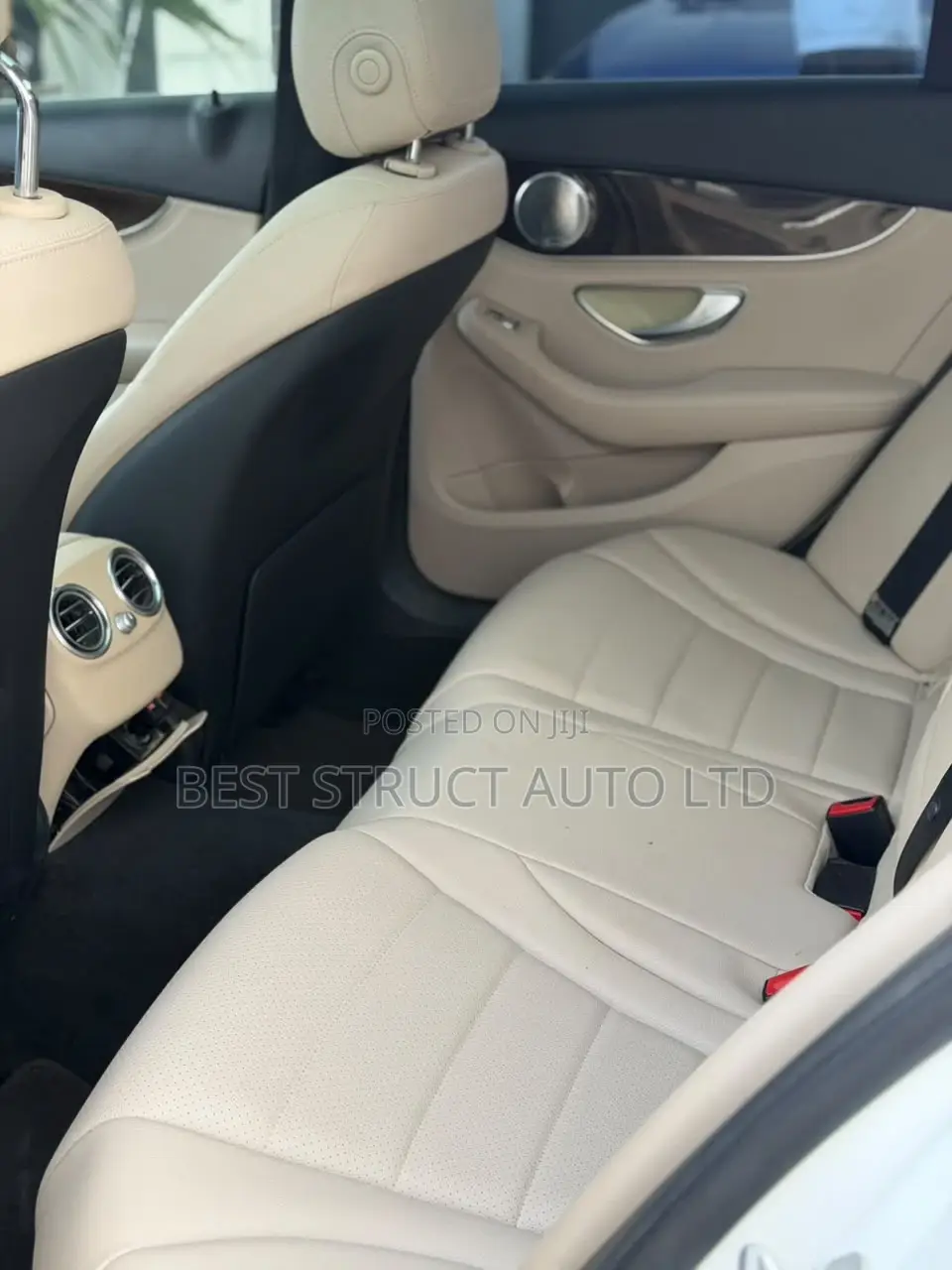 Mercedes-Benz C300 Luxury 4matic Sedan AWD (2.0L 4cyl 7A) 2017 White