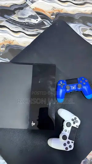 Playstation 4 Standard