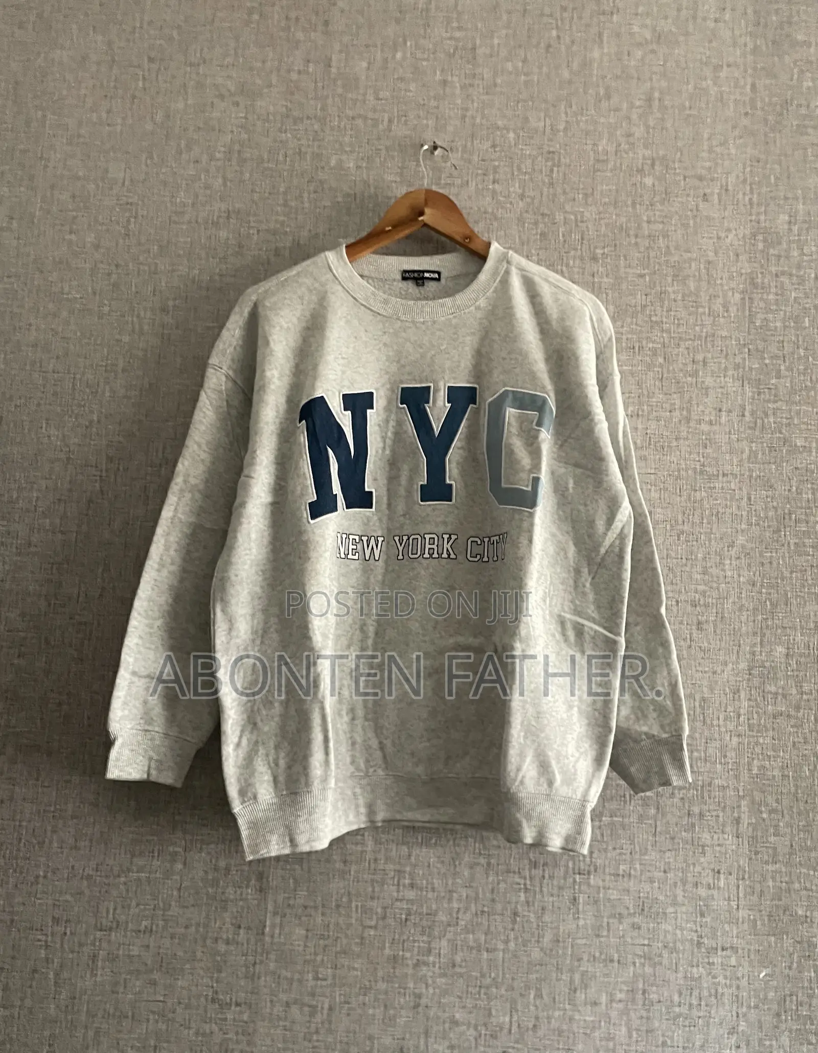 Sweatshirt