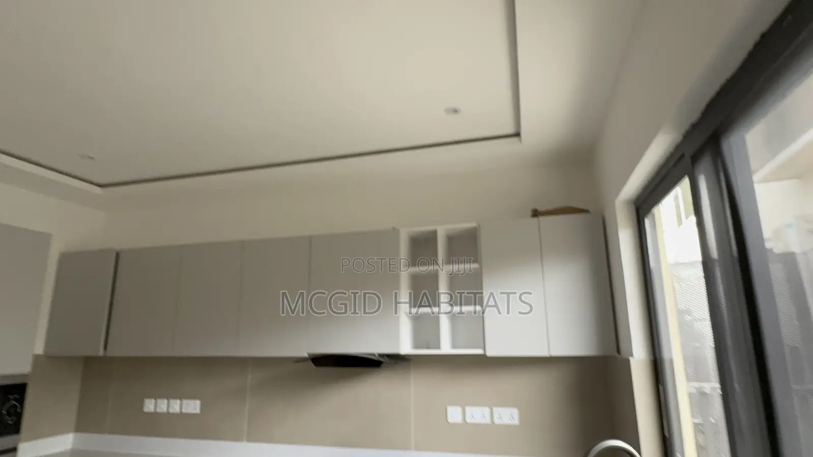Furnished 4bdrm Townhouse / Terrace in East Legon for rent