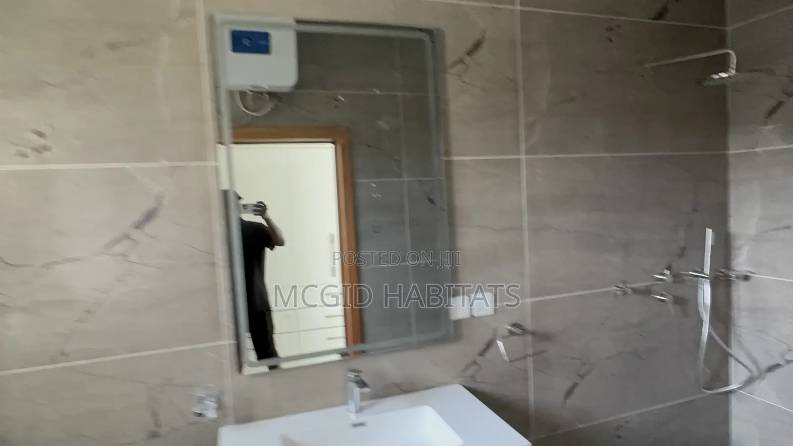 Furnished 4bdrm Townhouse / Terrace in East Legon for rent