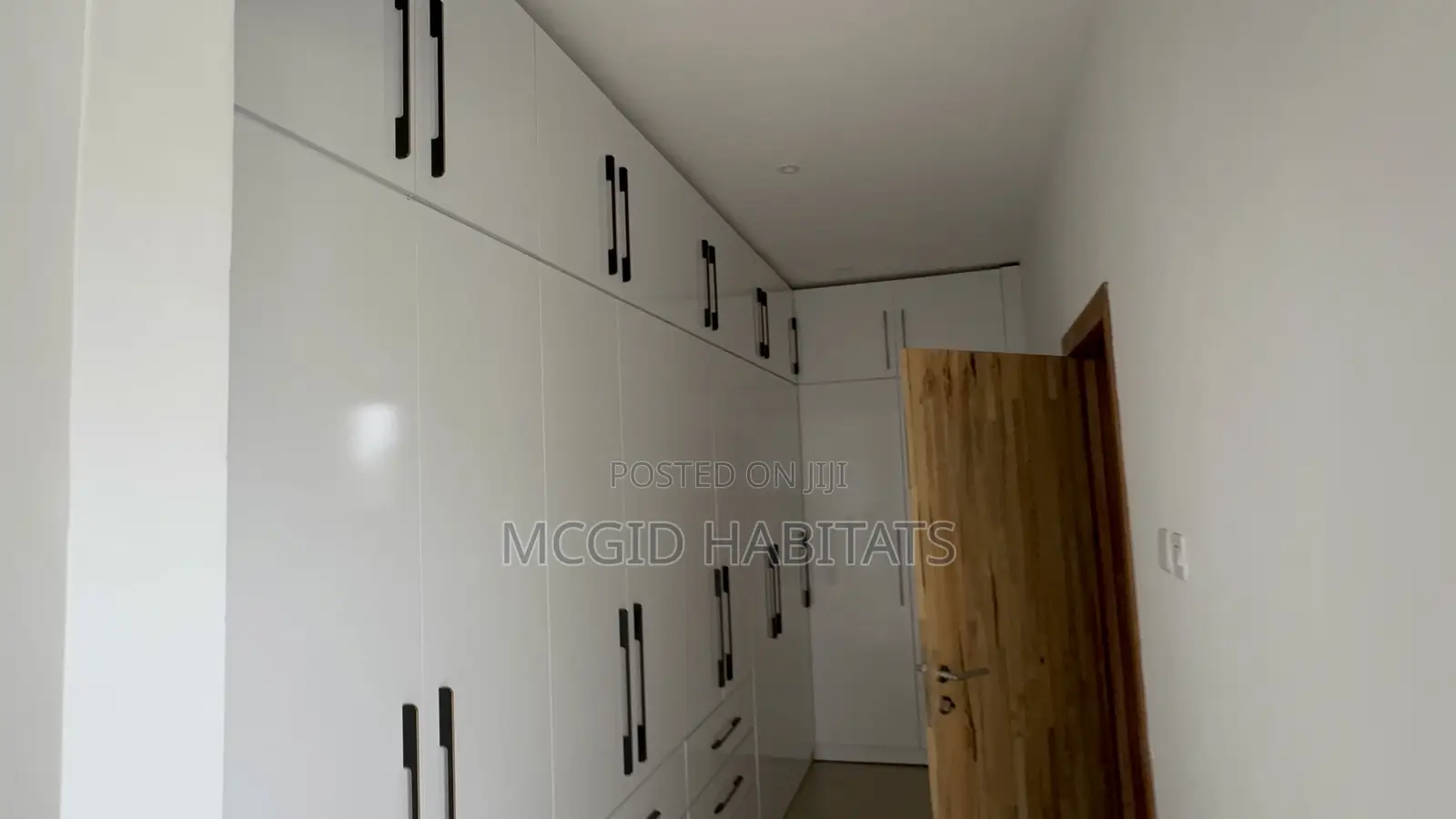 Furnished 4bdrm Townhouse / Terrace in East Legon for rent