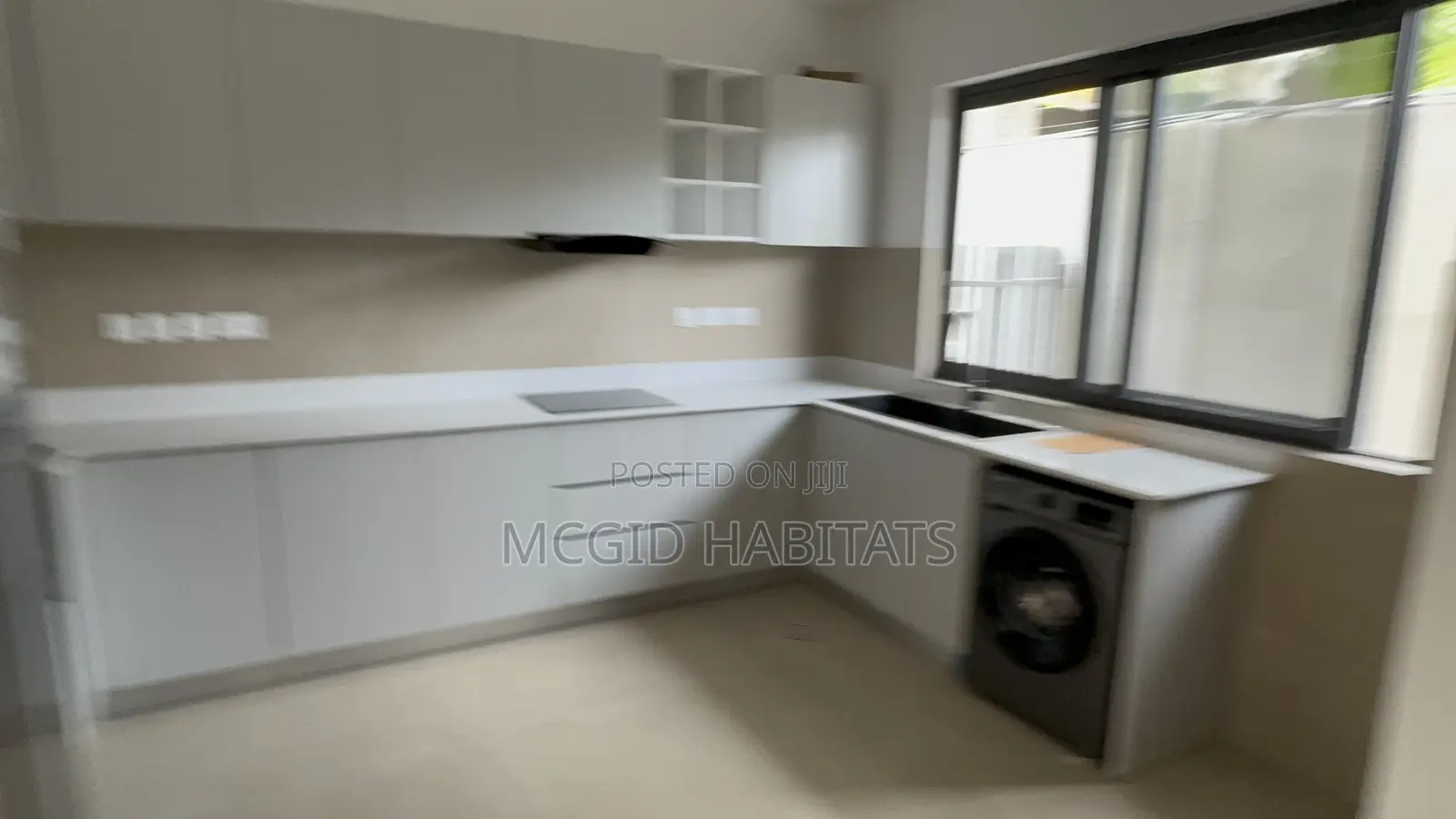 Furnished 4bdrm Townhouse / Terrace in East Legon for rent
