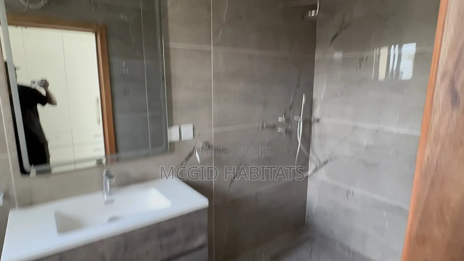 Furnished 4bdrm Townhouse / Terrace in East Legon for rent