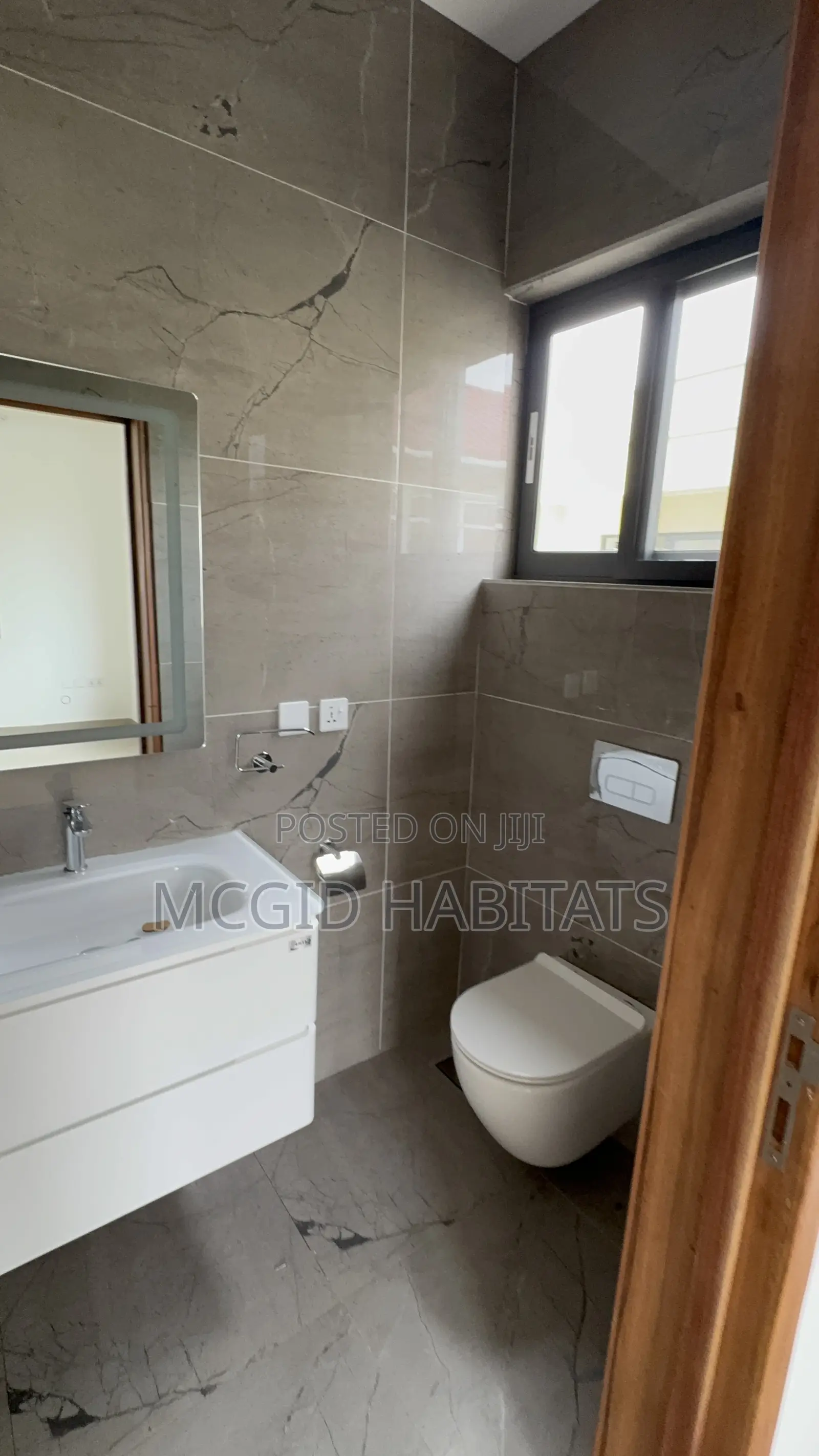 Furnished 4bdrm Townhouse / Terrace in East Legon for rent