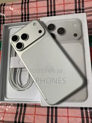 Apple iPhone 17 Pro Max 256 GB Silver