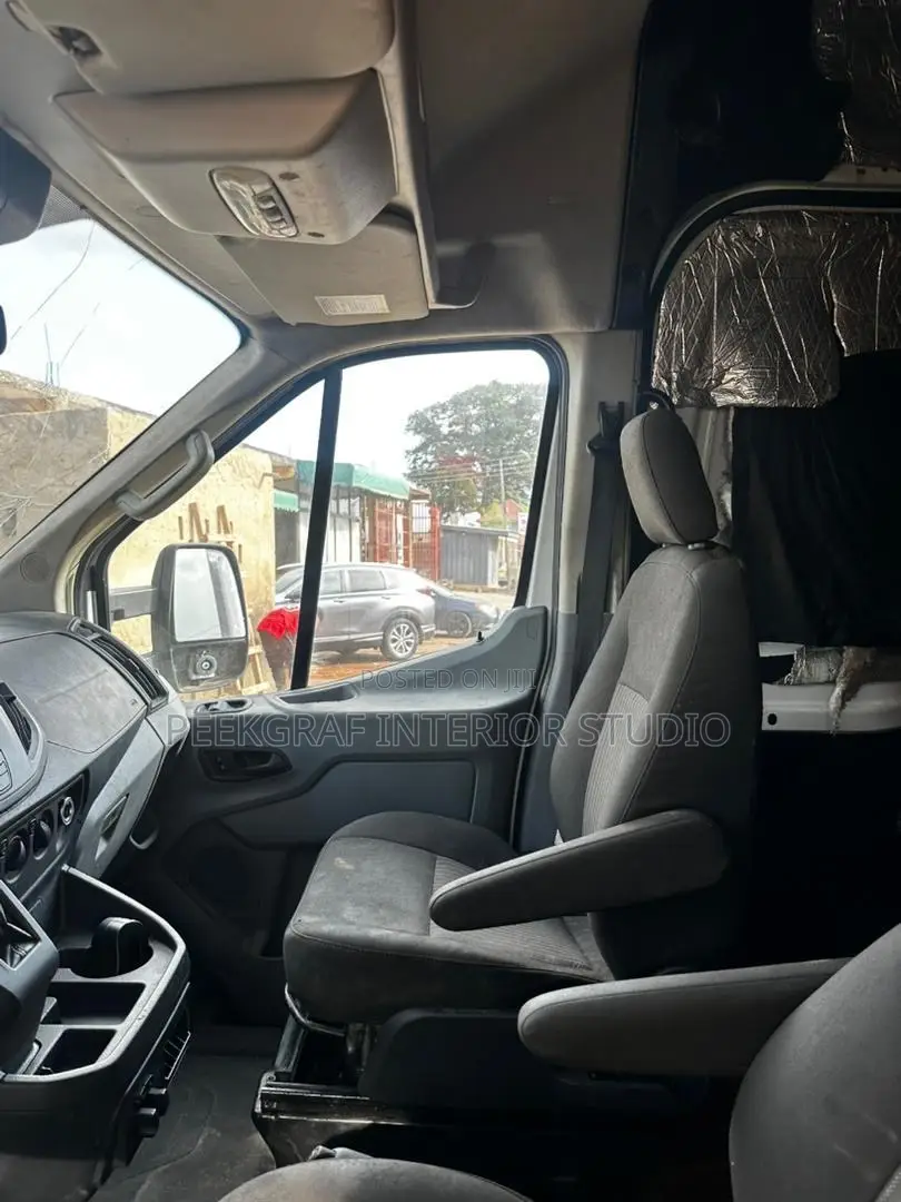Ford Transit-350 2019 White