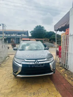 Mitsubishi Outlander SEL FWD 2018 Gray