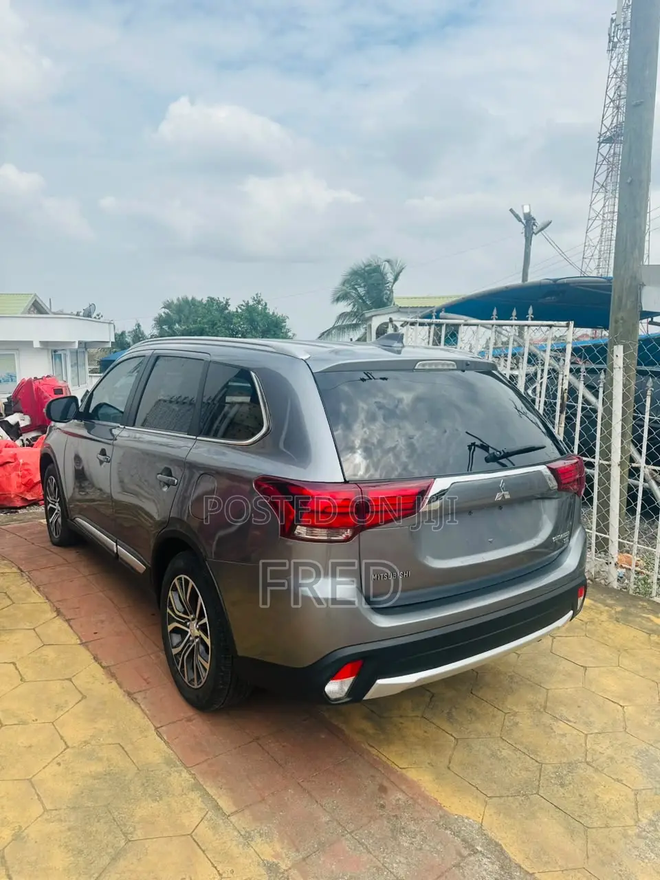 Mitsubishi Outlander SEL FWD 2018 Gray