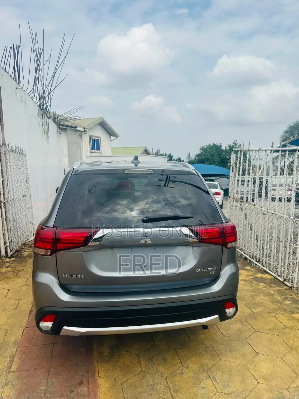 Mitsubishi Outlander SEL FWD 2018 Gray
