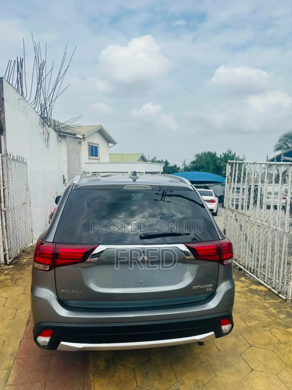 Mitsubishi Outlander SEL FWD 2018 Gray