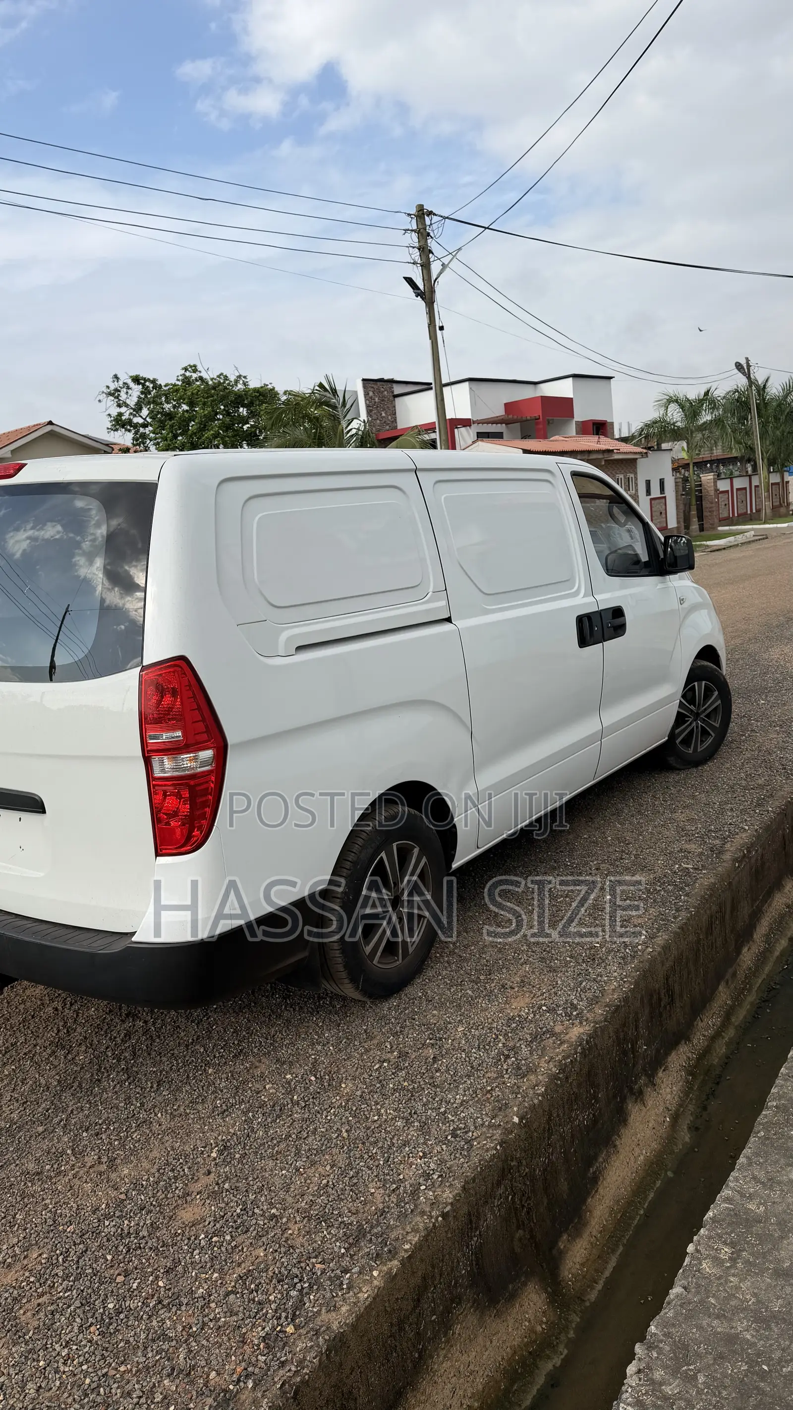 Hyundai H1 2008 White
