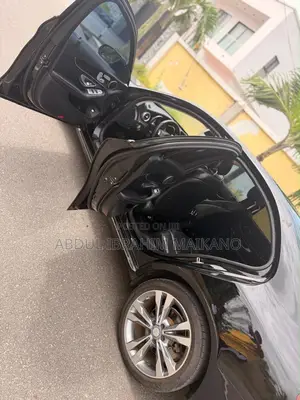 Mercedes-Benz C300 2017 Black