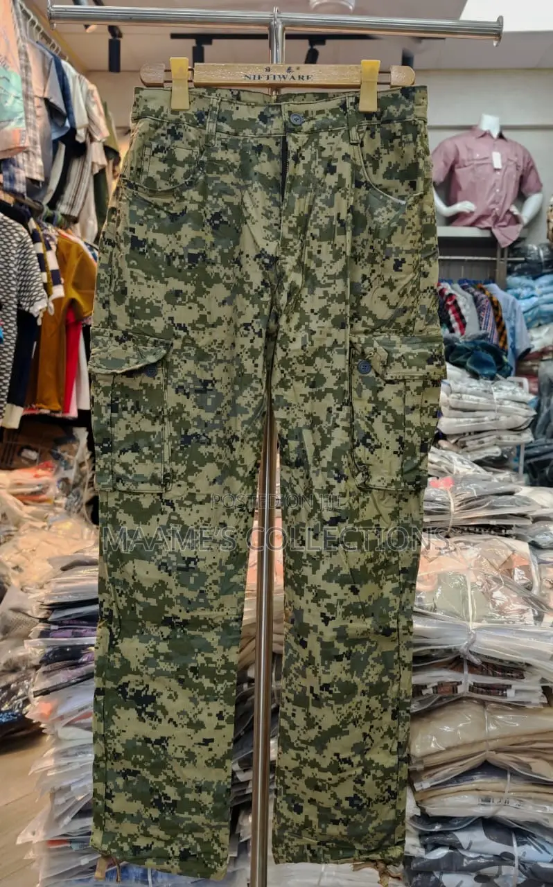 Camouflage-printed Cargo Jogger Pants