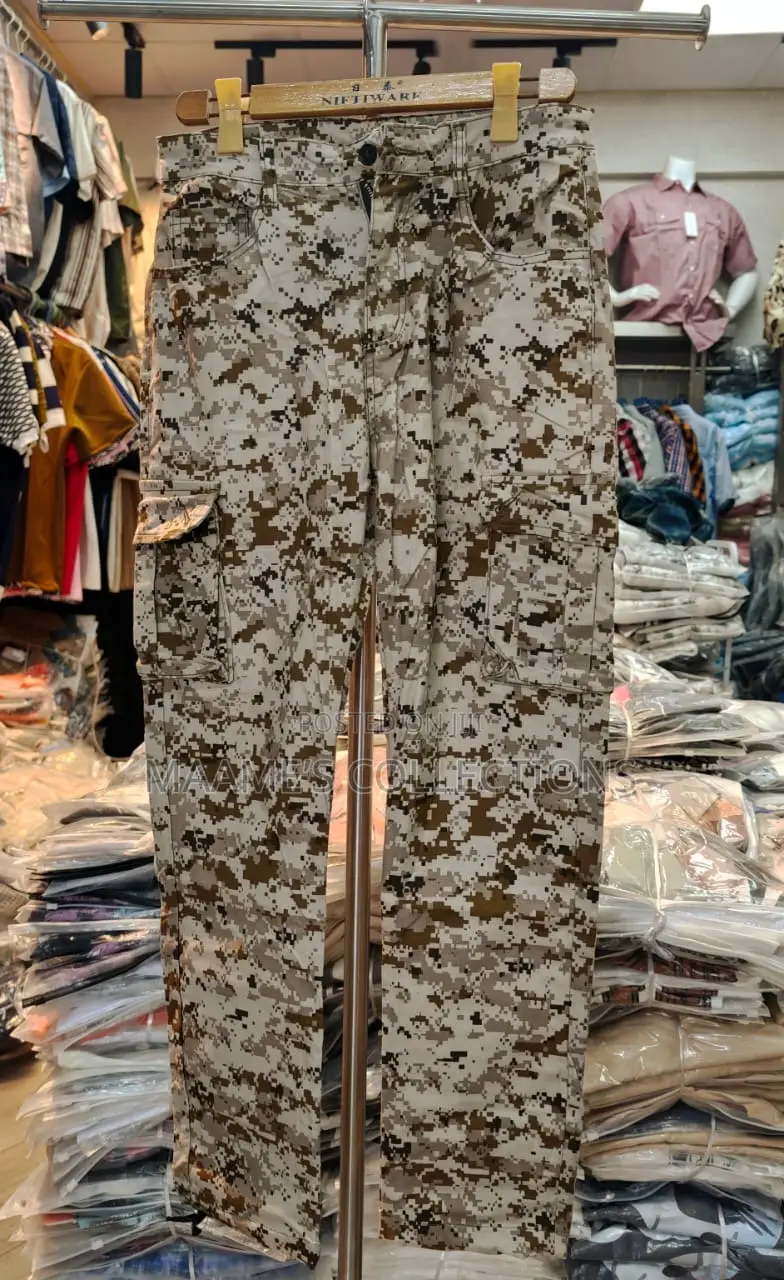 Camouflage-printed Cargo Jogger Pants