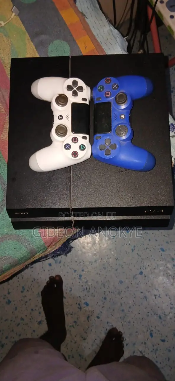 Play Station 4