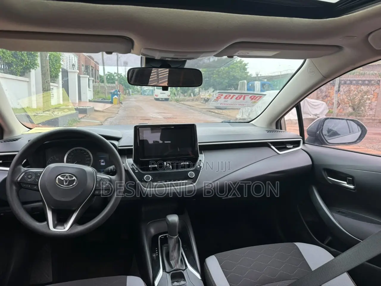 Toyota Corolla SE 2023 Gold