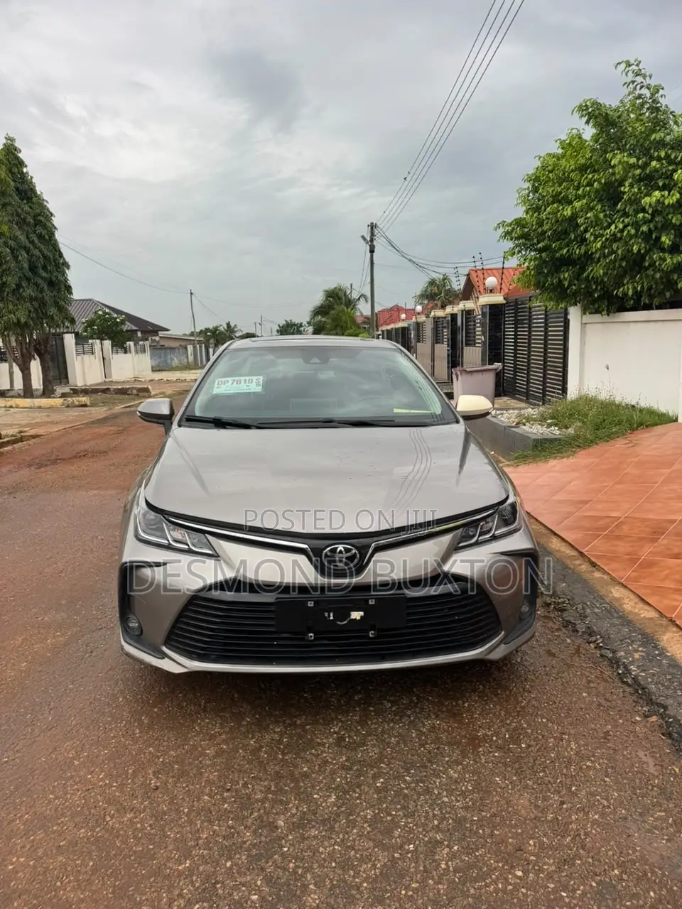 Toyota Corolla SE 2023 Gold