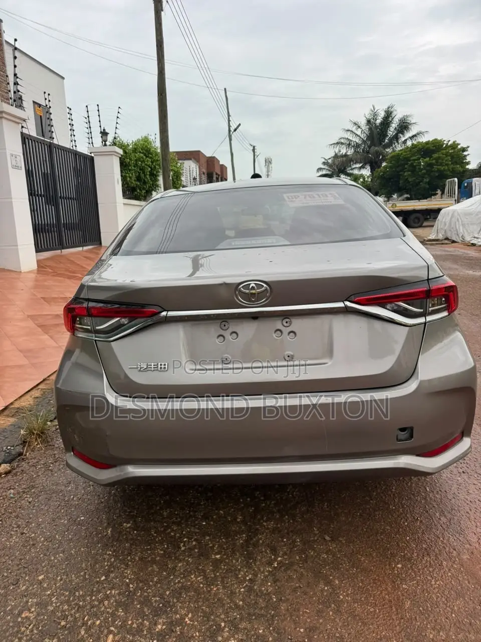 Toyota Corolla SE 2023 Gold