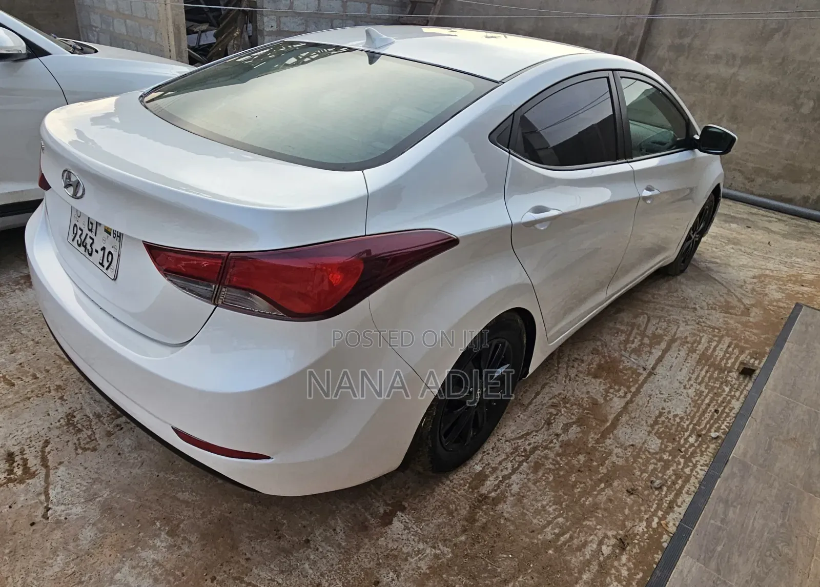 Hyundai Elantra Limited Sedan FWD (1.8L 4cyl 6A) 2016 White