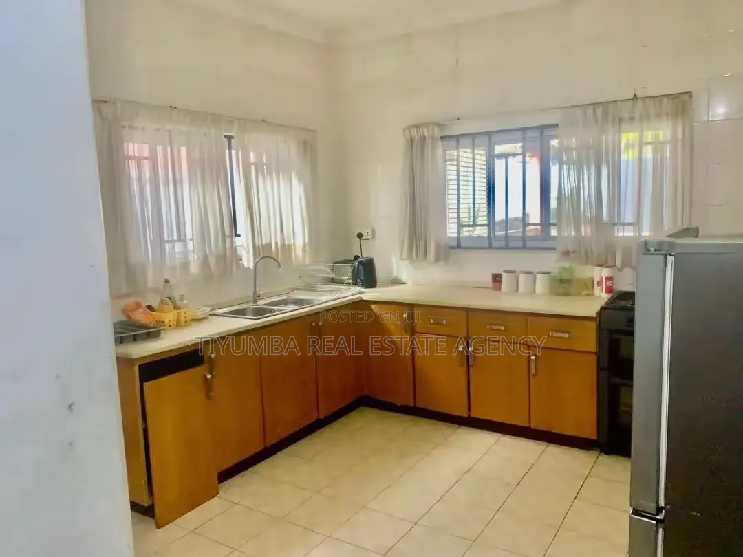 Furnished 2bdrm House in Achimota Golf Hills, School Area for rent
