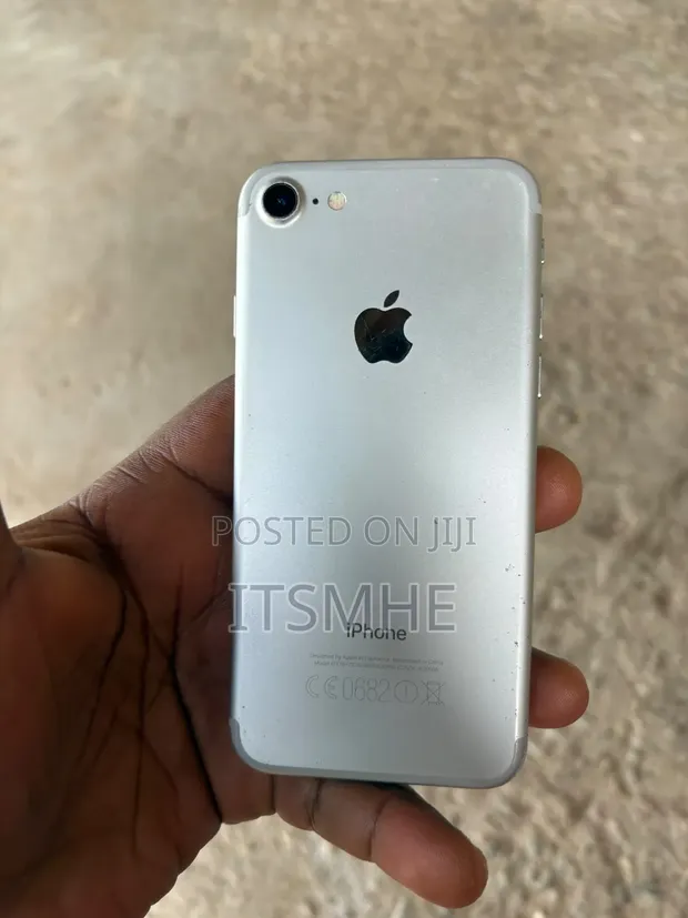 Apple iPhone 7 32 GB Silver - itsmhe ▷ Price: GH₵ 650 on Jiji