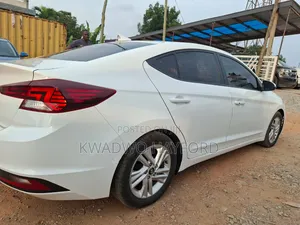 Hyundai Elantra 2019 White