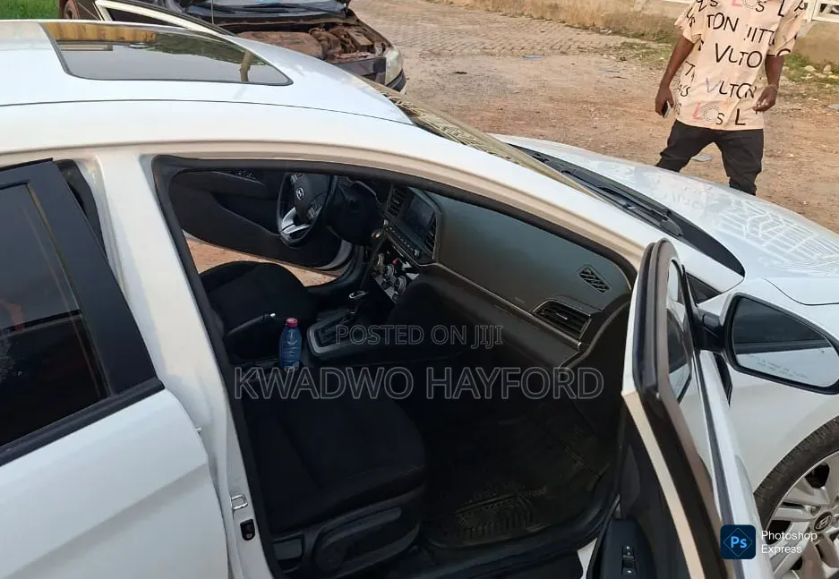 Hyundai Elantra 2019 White