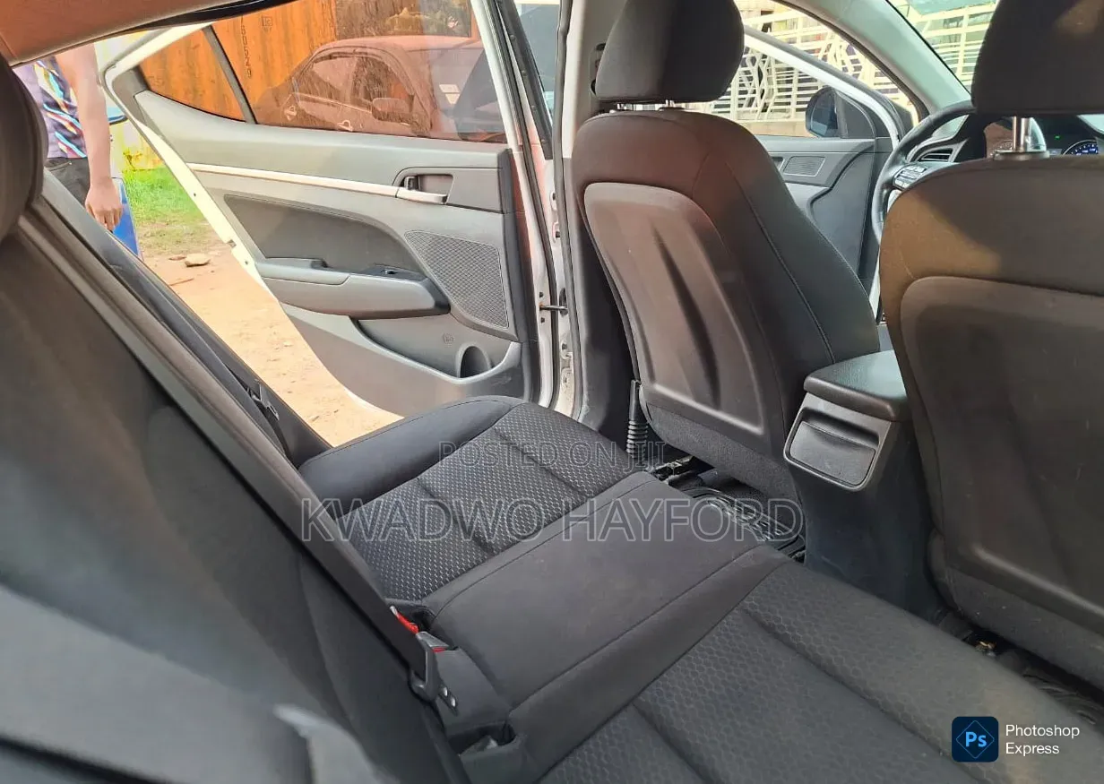 Hyundai Elantra 2019 White