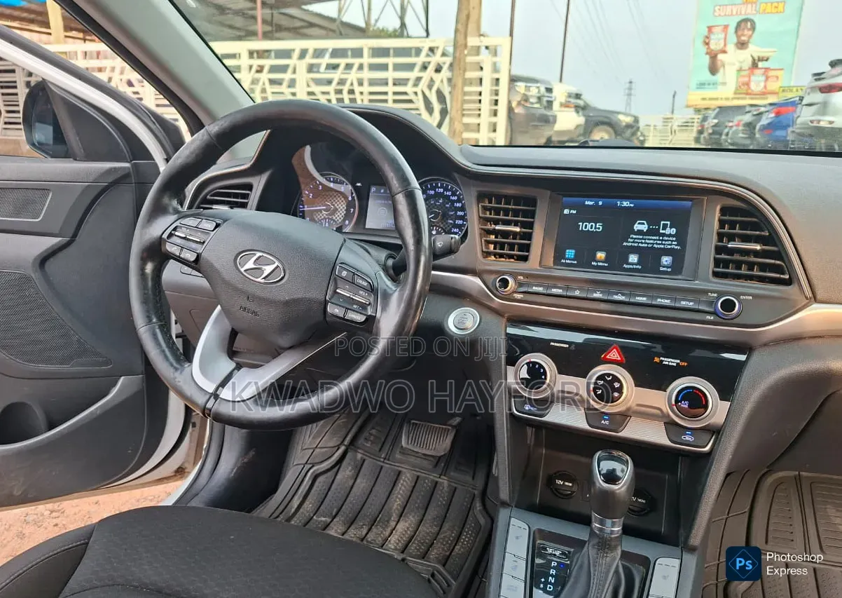 Hyundai Elantra 2019 White