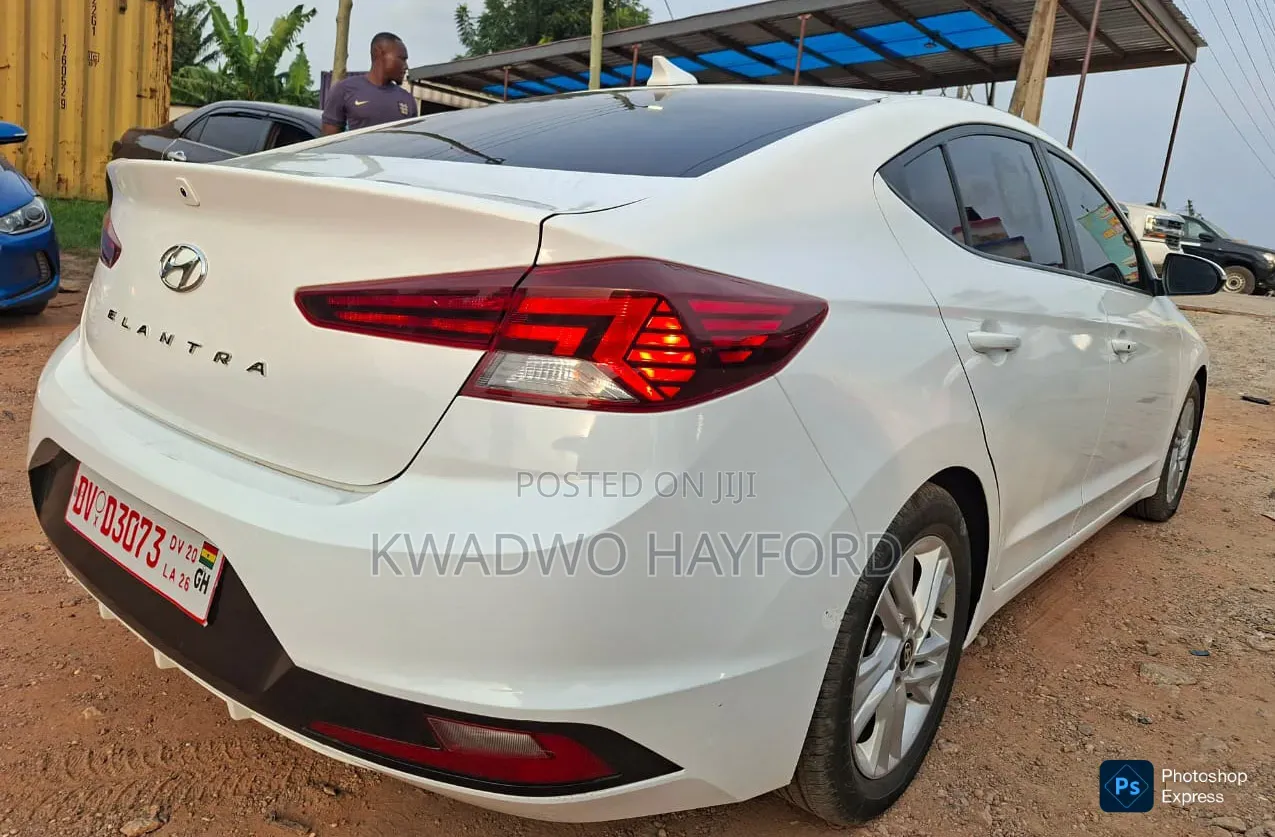 Hyundai Elantra 2019 White