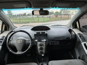 Toyota Vitz 2010 Black