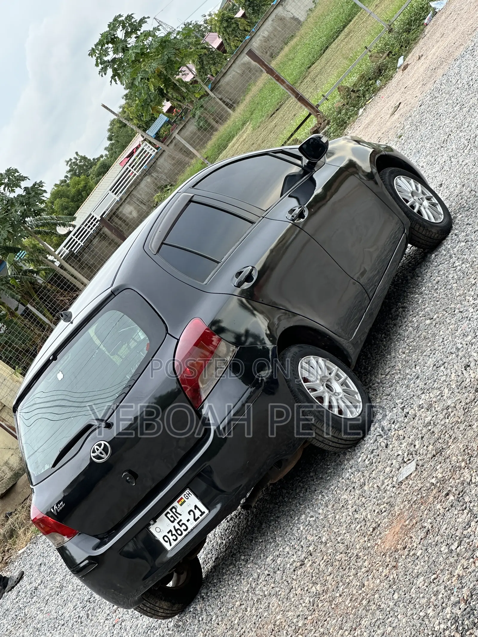 Toyota Vitz 2010 Black