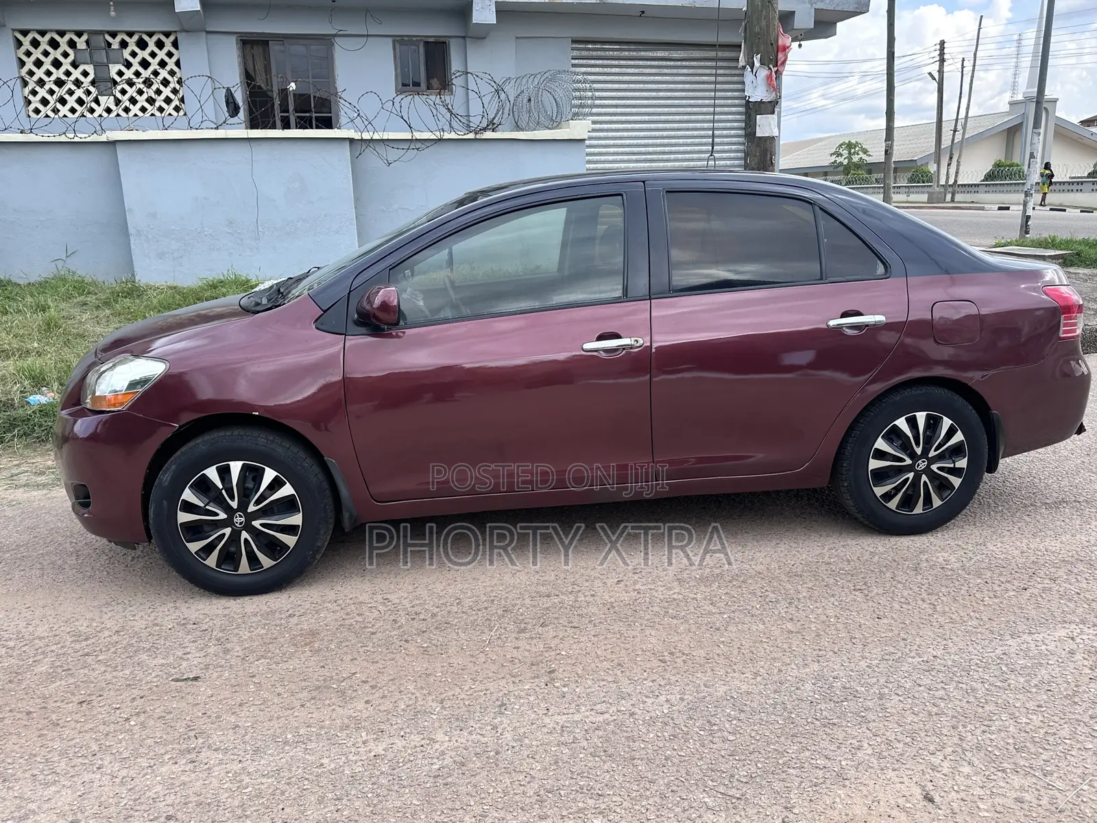 Toyota Yaris 2012 Burgundy