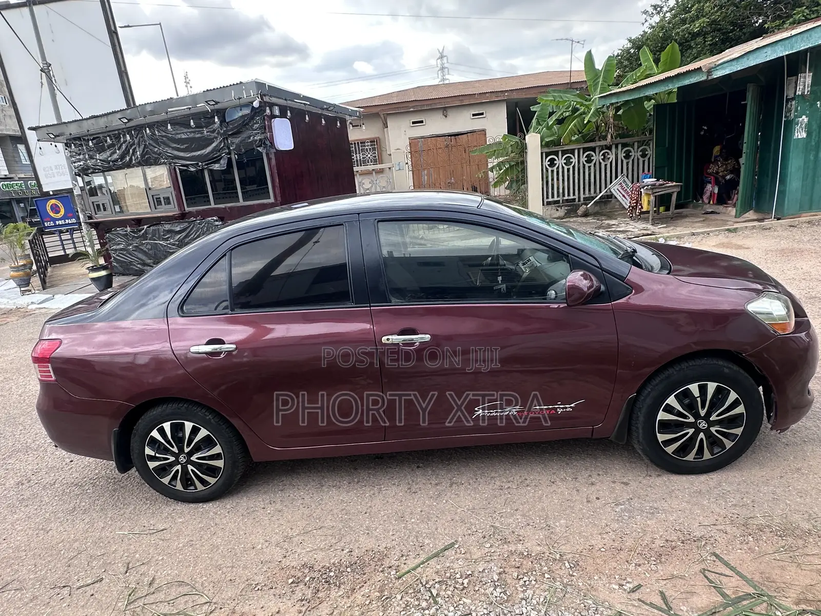 Toyota Yaris 2012 Burgundy