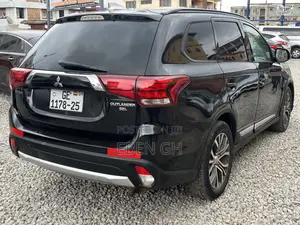 Mitsubishi Outlander SE 4dr SUV AWD (2.4L 4cyl CVT) 2014 Black