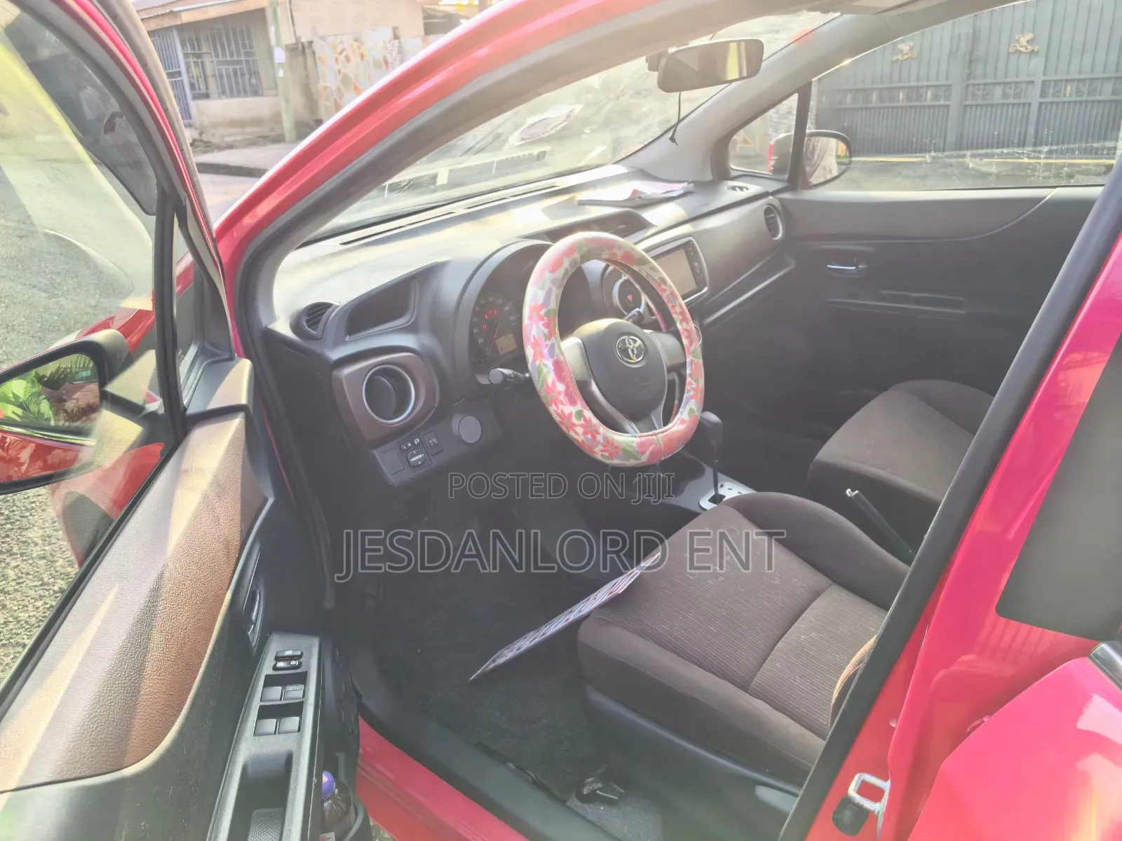 Toyota Vitz 2011 Pink