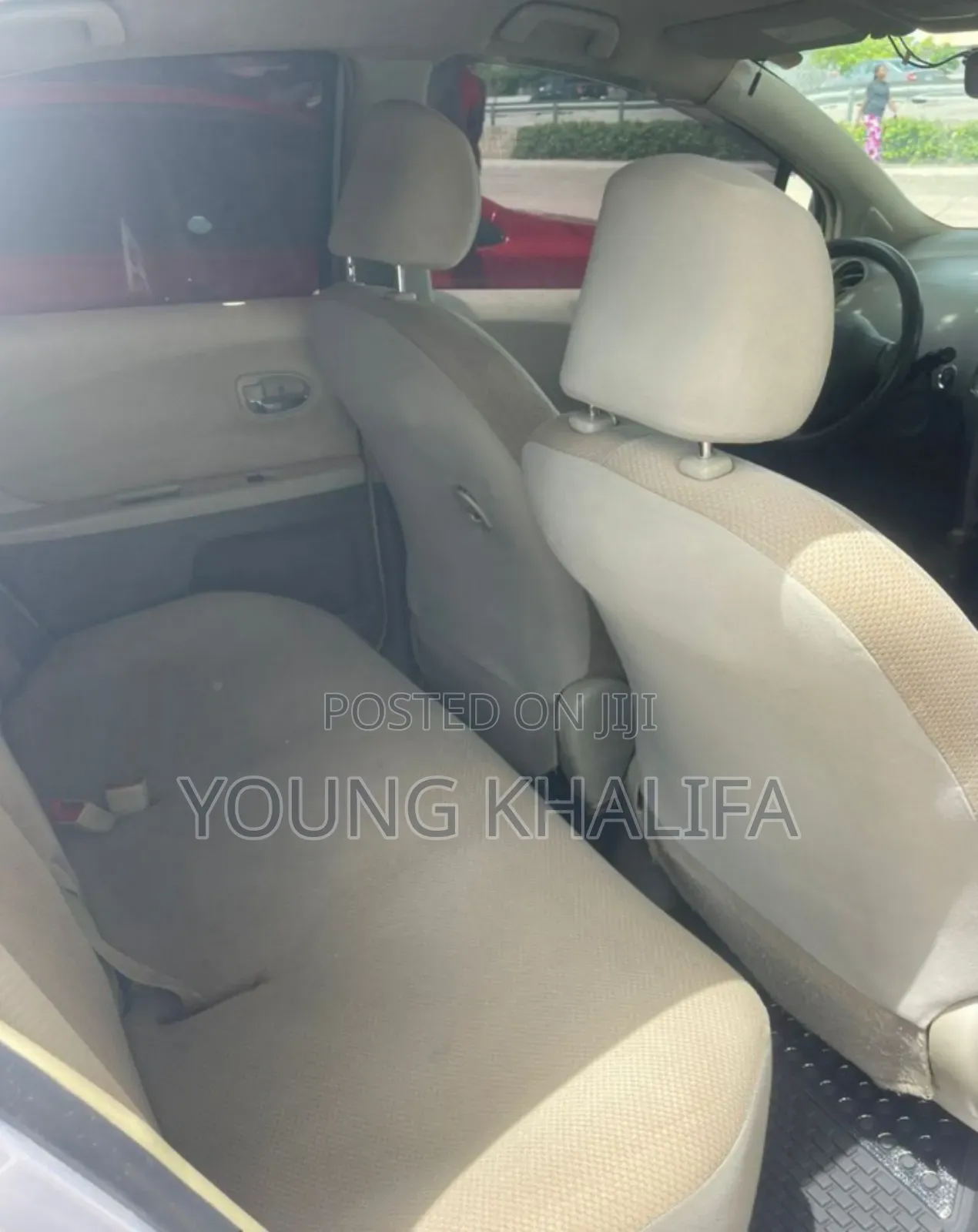 Toyota Vitz 2010 Silver