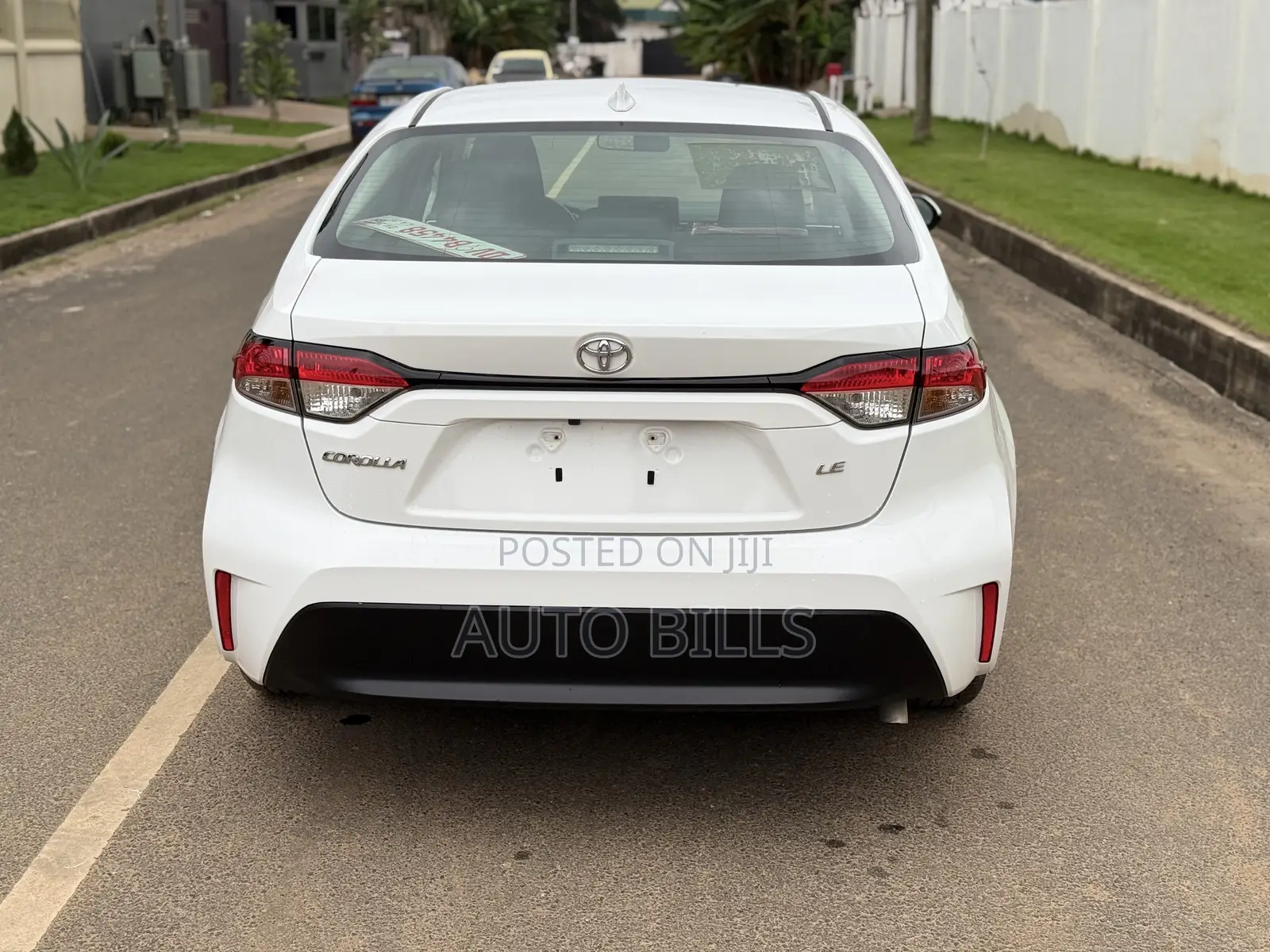 Toyota Corolla LE 2023 White