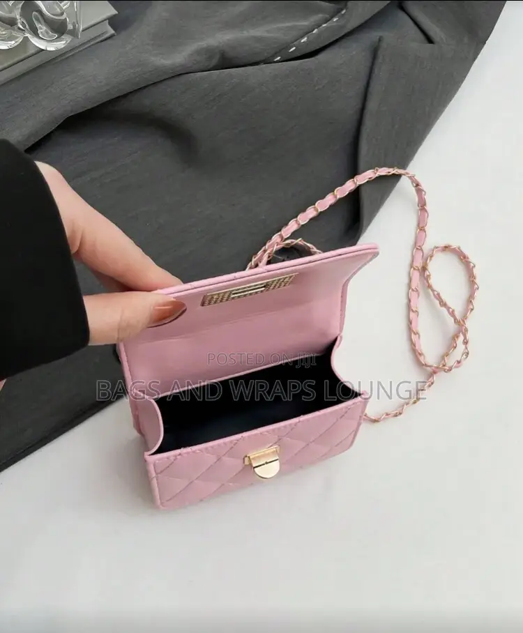 Bags and Wraps Lounge