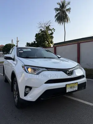 Toyota RAV4 LE 4dr SUV AWD (2.5L 4cyl 6A) 2018 White