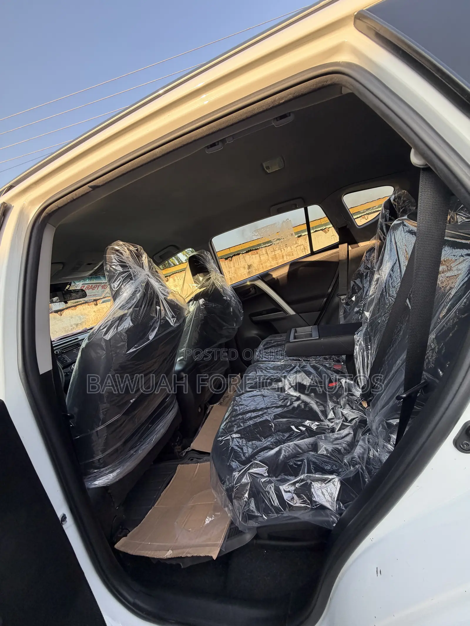 Toyota RAV4 LE 4dr SUV AWD (2.5L 4cyl 6A) 2018 White