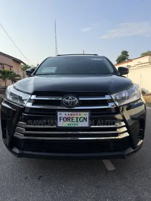 Toyota Highlander LE 4x2 (2.7L 4cyl 6A) 2018 Black