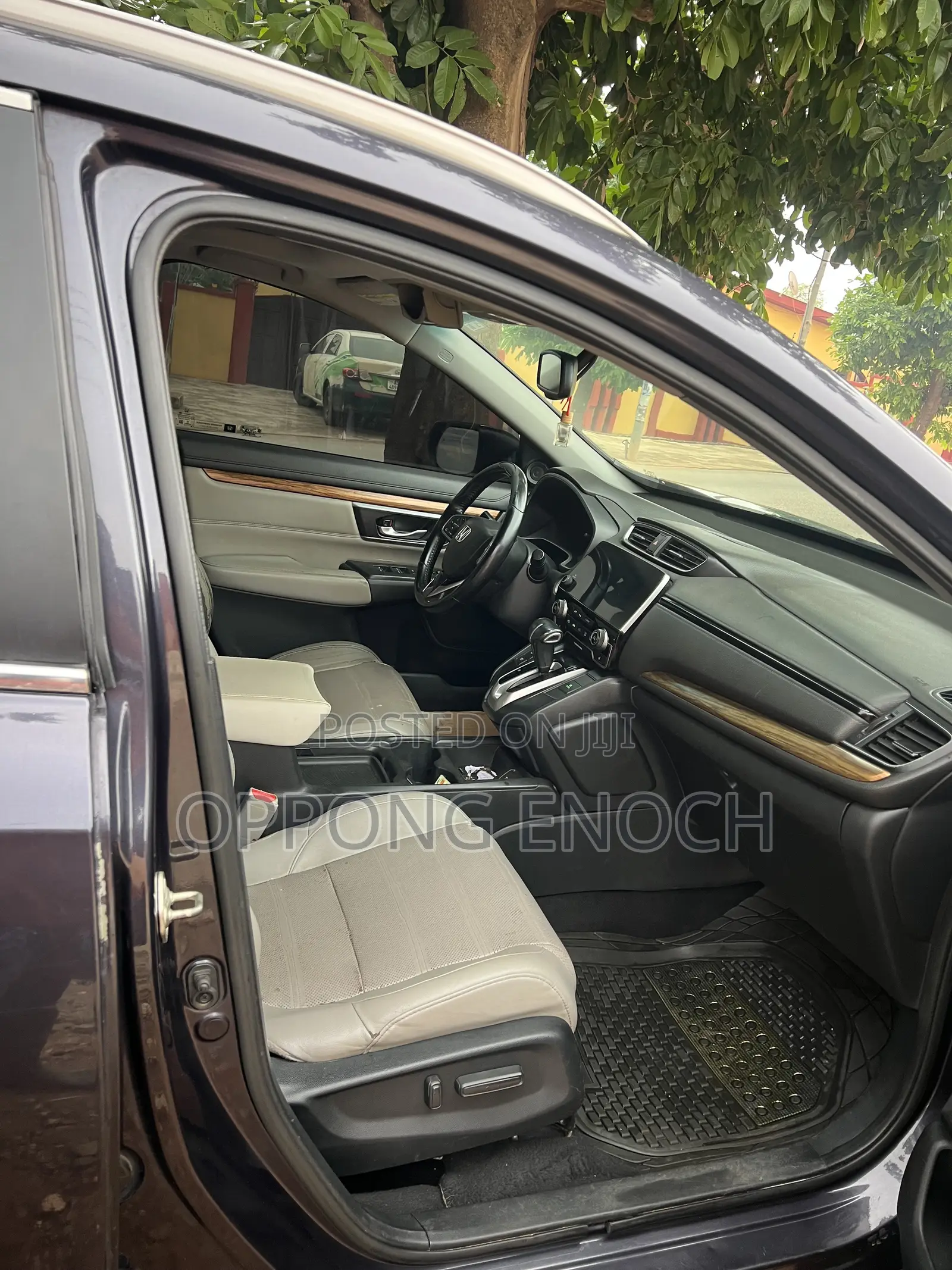 Honda CR-V Touring FWD 2018 Ivory