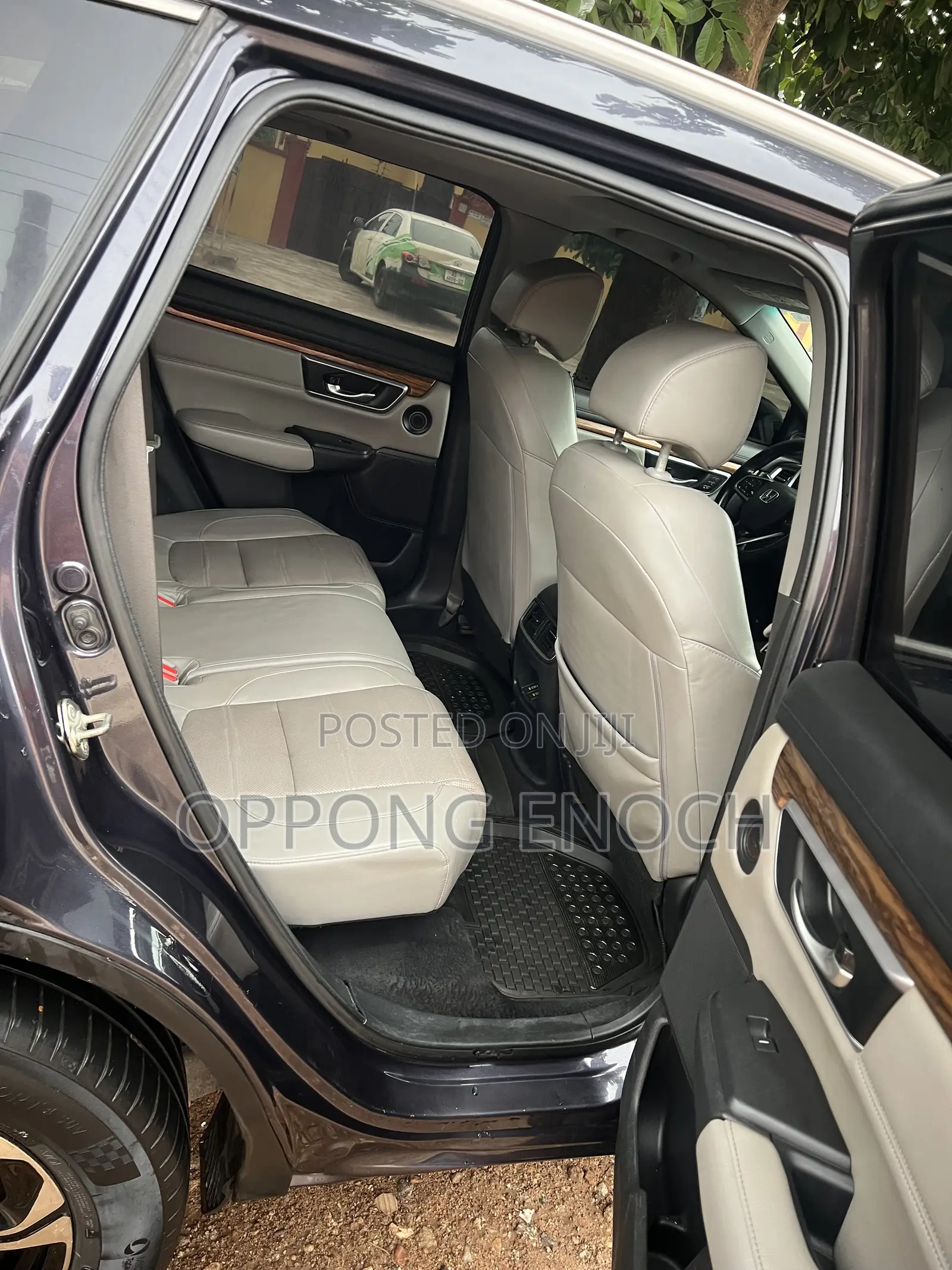 Honda CR-V Touring FWD 2018 Ivory