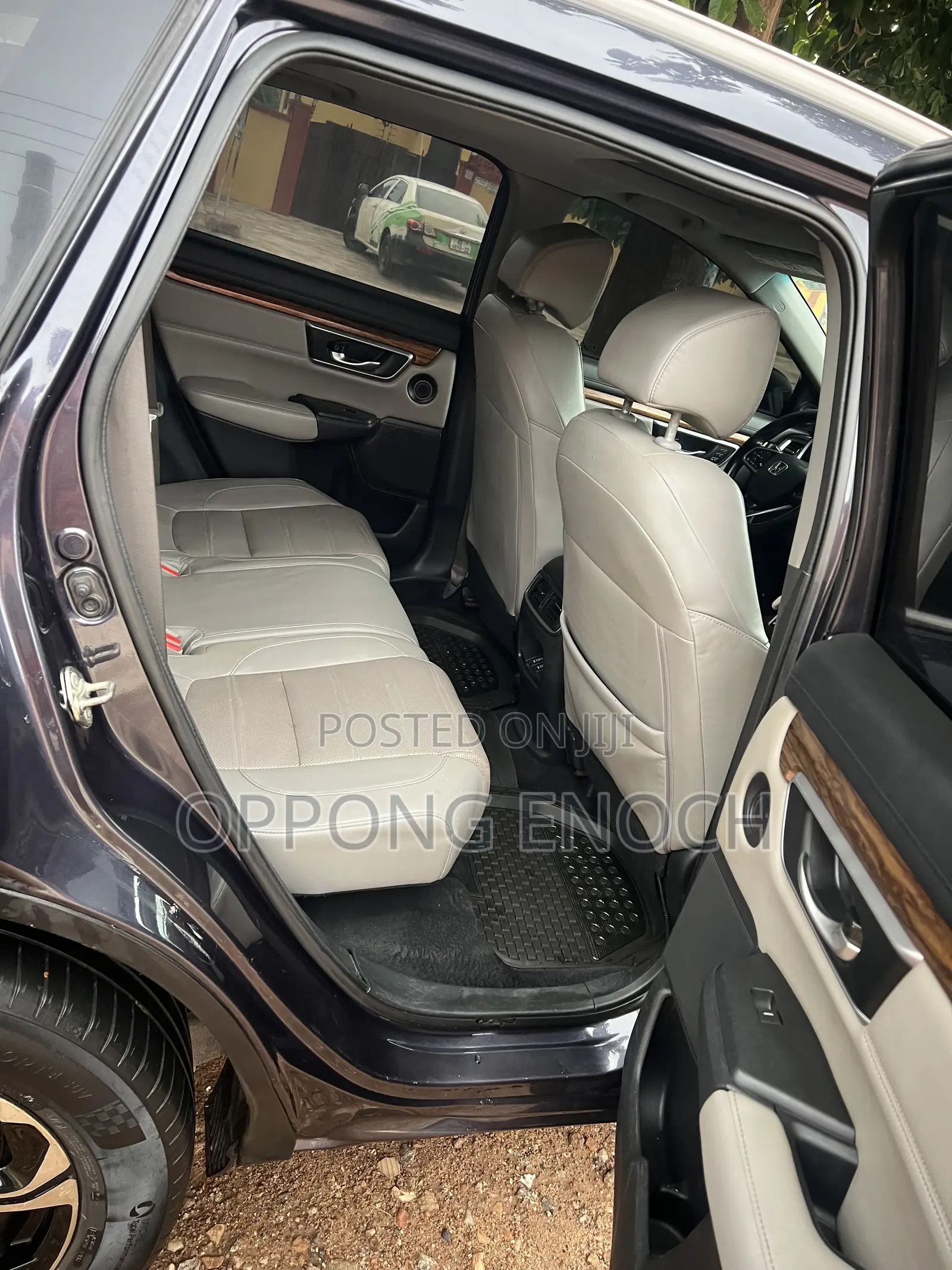 Honda CR-V Touring FWD 2018 Ivory