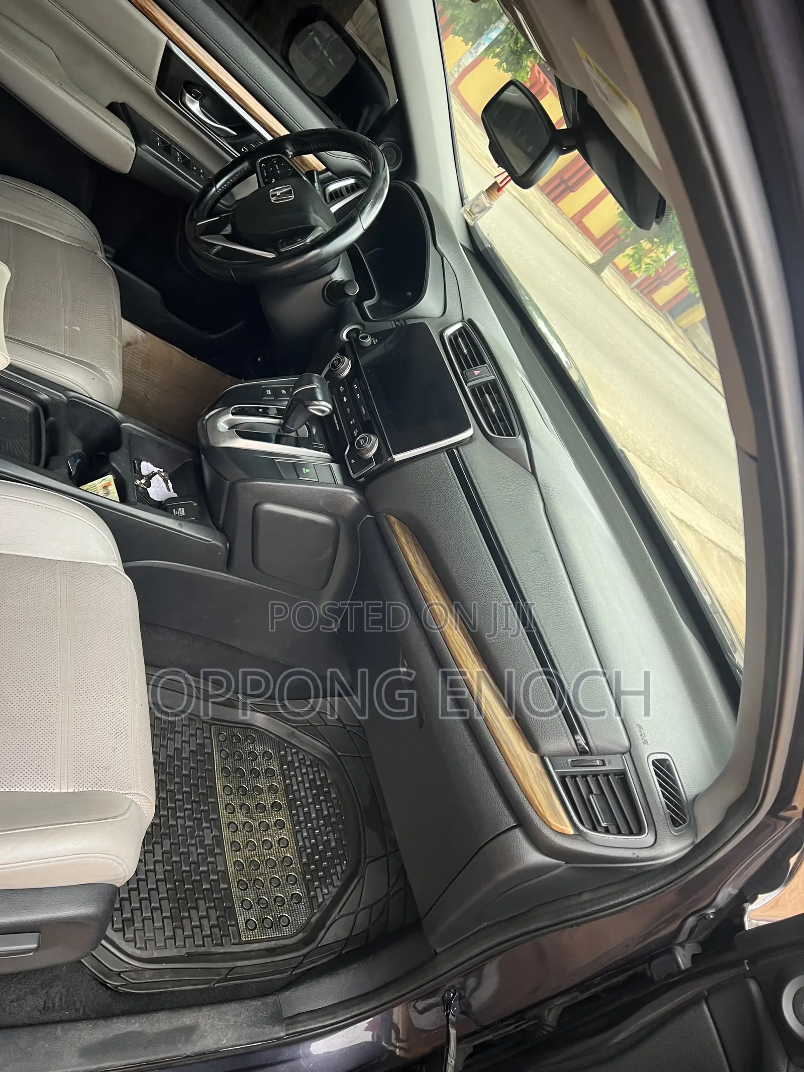 Honda CR-V Touring FWD 2018 Ivory
