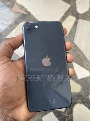 Apple iPhone SE (2020) 64 GB Black