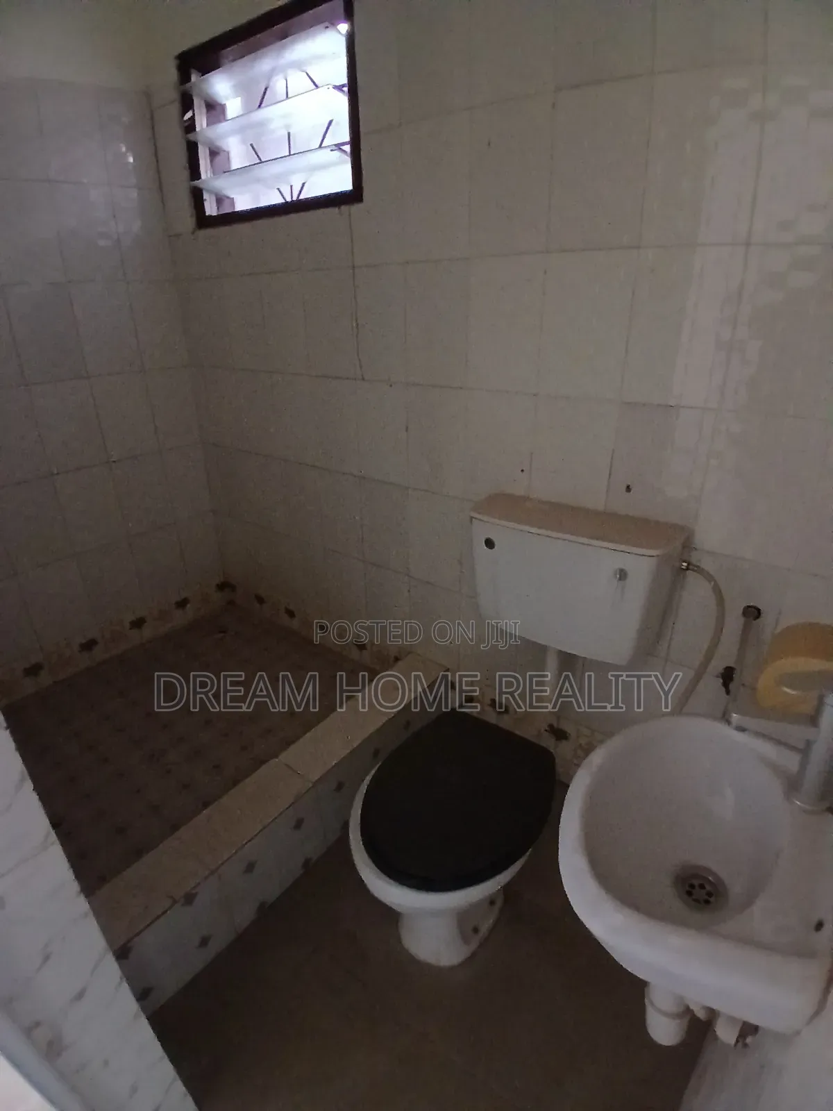3bdrm Apartment in Omani Guest House 🏠, Pillar 2 for rent