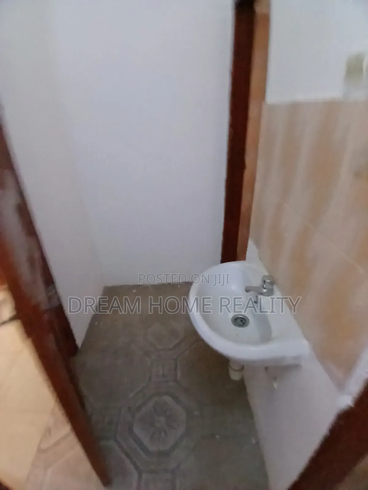 3bdrm Apartment in Omani Guest House 🏠, Pillar 2 for rent